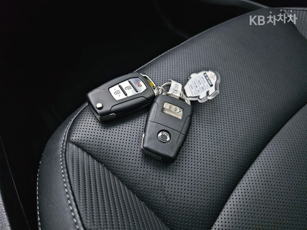 КейДжи Мобилити The New (фейслифт) Тиволи1.5 Турбо Бензин Директ Инжекция AWD V7 - 18