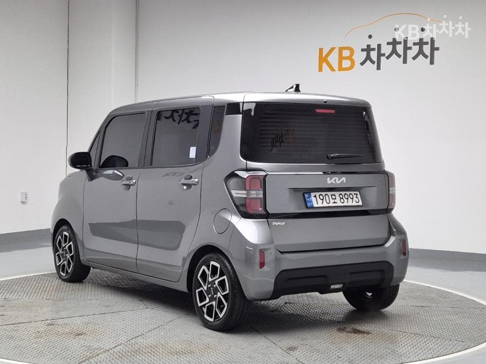 Kia The New (facelift) Kia Ray (van)1.0 Gasoline Signature - 2