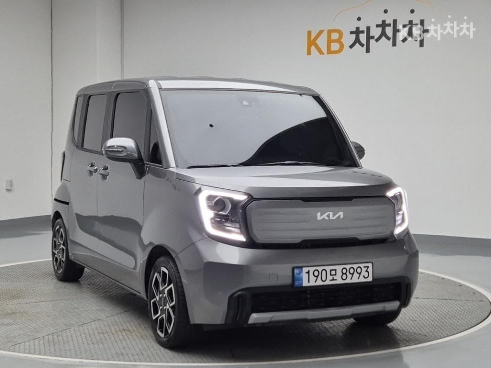 Kia The New (facelift) Kia Ray (van)1.0 Gasoline Signature - 4