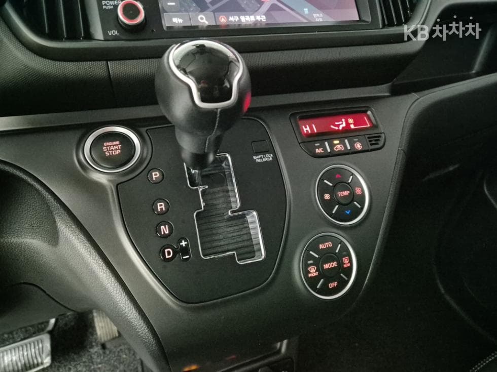 Kia The New (facelift) Kia Ray (van)1.0 Gasoline Signature - 8