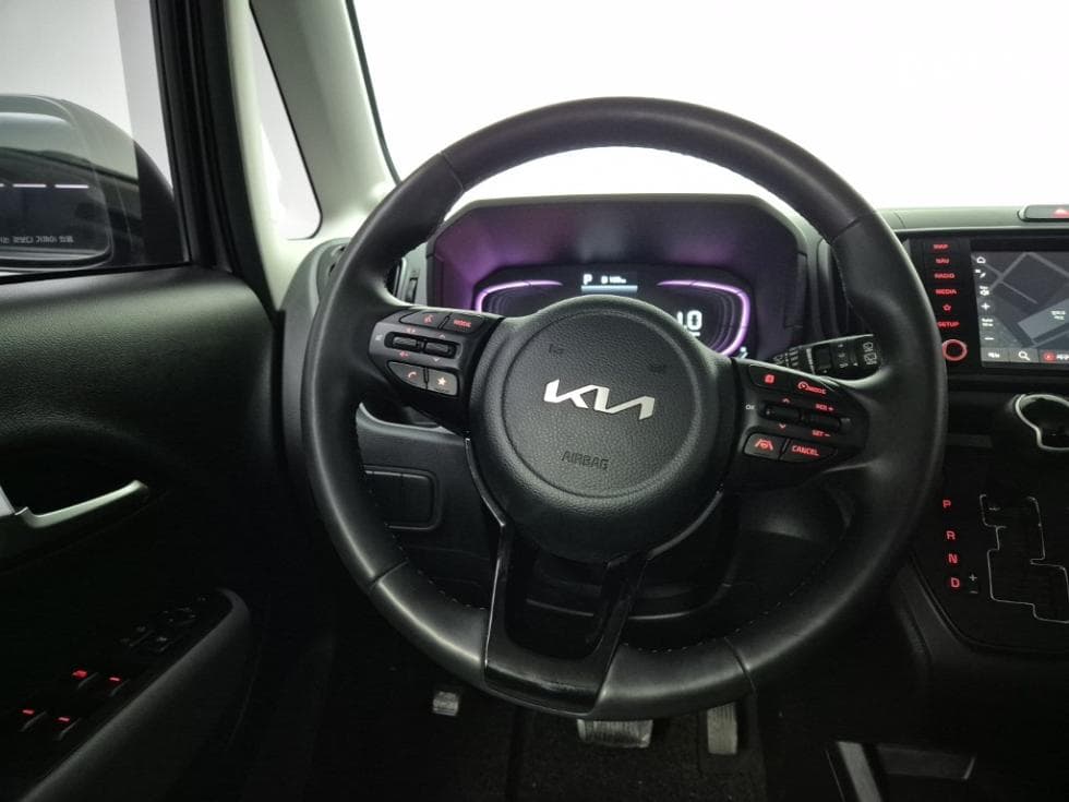 Kia The New (facelift) Kia Ray (van)1.0 Gasoline Signature - 9