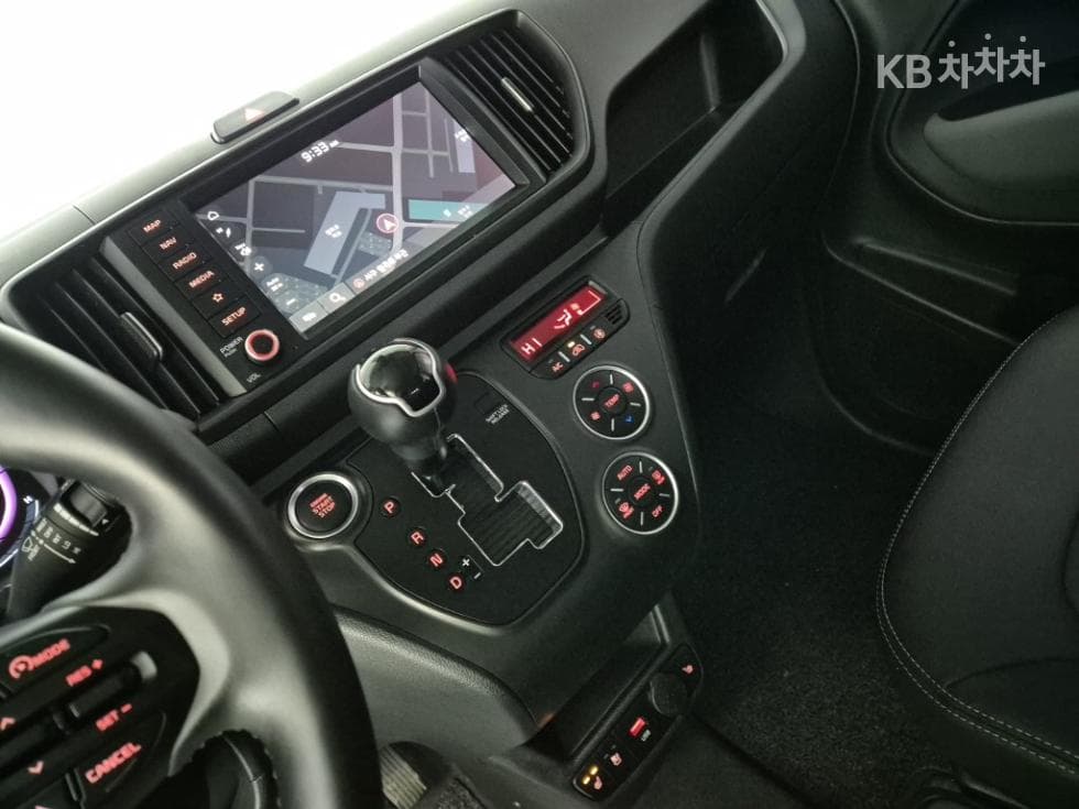 Kia The New (facelift) Kia Ray (van)1.0 Gasoline Signature - 10