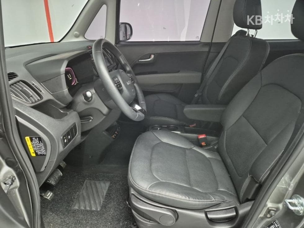 Kia The New (facelift) Kia Ray (van)1.0 Gasoline Signature - 11