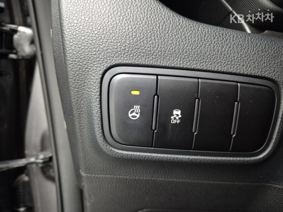 Kia The New (facelift) Kia Ray (van)1.0 Gasoline Signature - 18