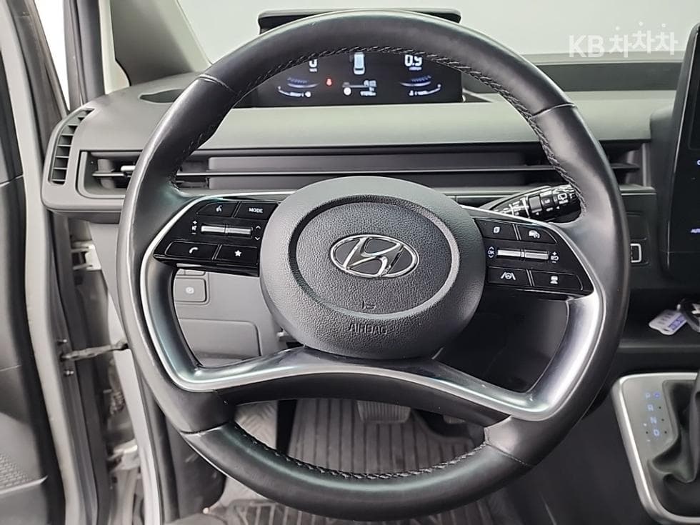 Hyundai Staria2.2 Tourer 9 Modern - 9