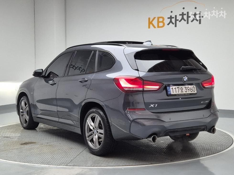 BMW X1 (F48)xDrive 20i M Sport Package - 2