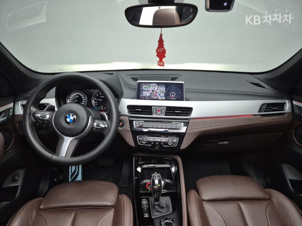 BMW X1 (F48)xDrive 20i M Sport Package - 7