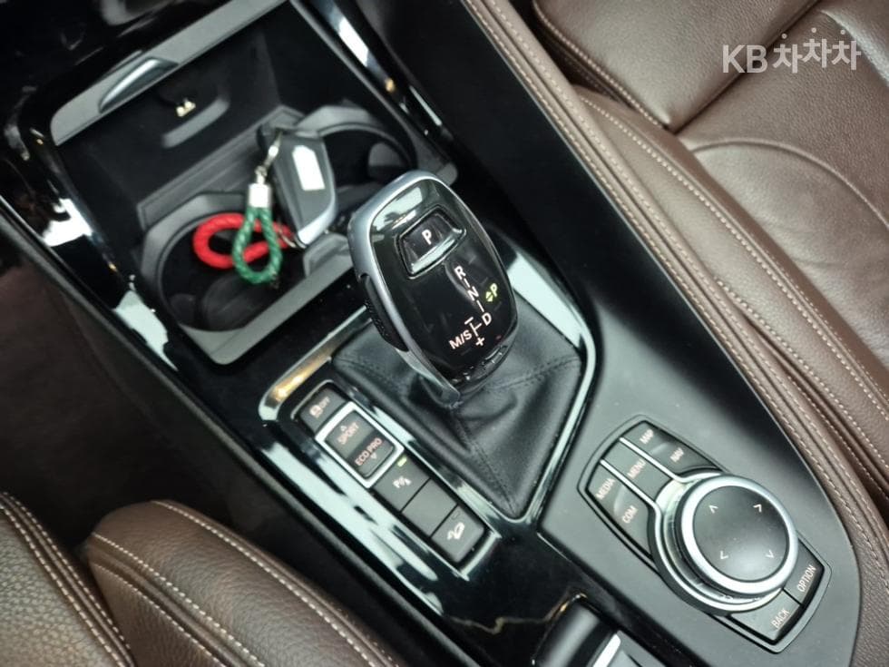 BMW X1 (F48)xDrive 20i M Sport Package - 8