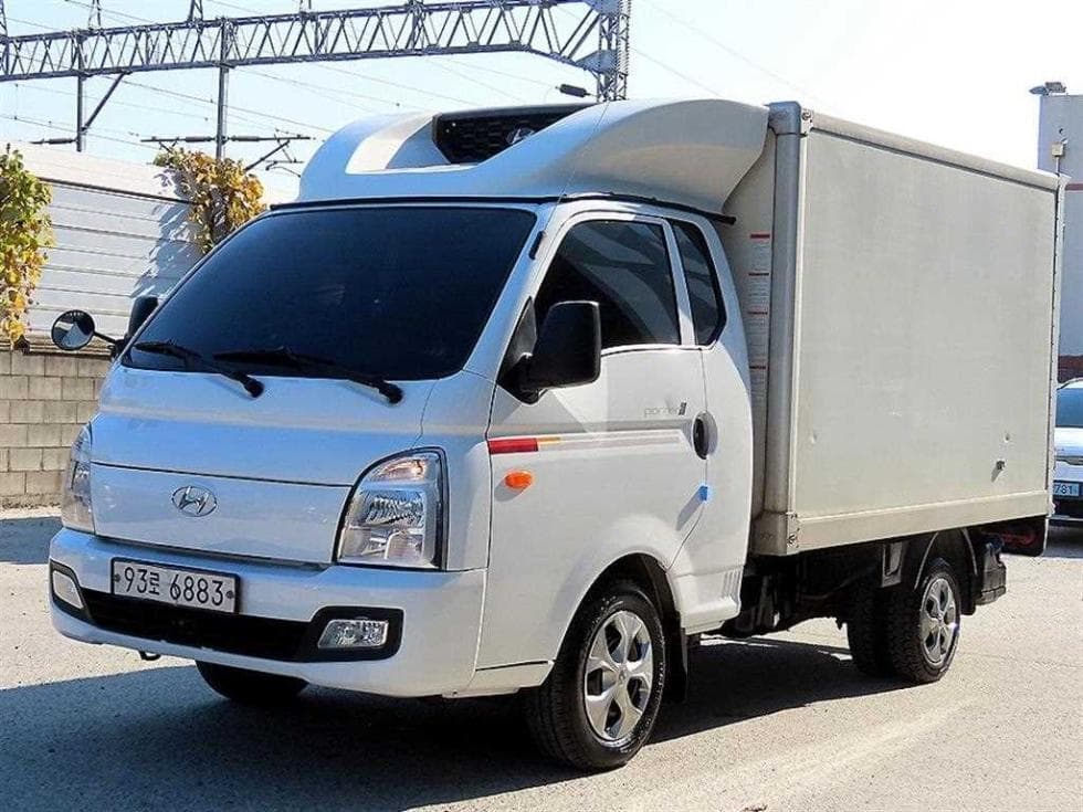 Hyundai Porter 2 Extra Long Super Cab 냉동Top (Cargo)차 Style - Image 1