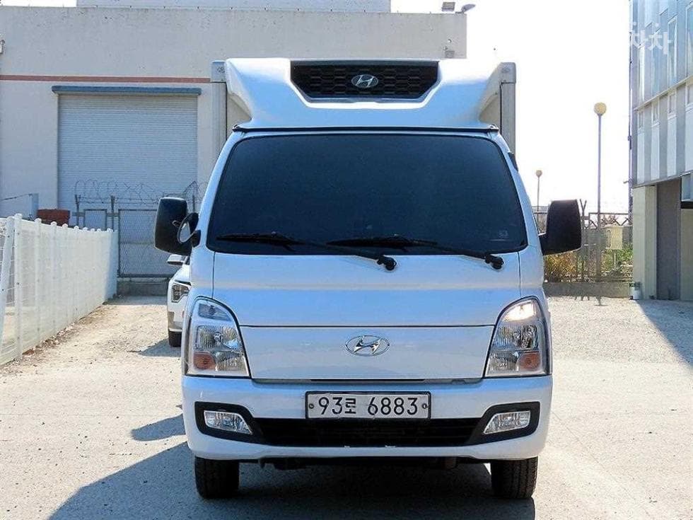 Hyundai Porter 2Extra Long Super Cab 냉동Top (Cargo)차 Style - 2