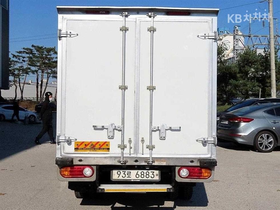 Hyundai Porter 2Extra Long Super Cab 냉동Top (Cargo)차 Style - 4