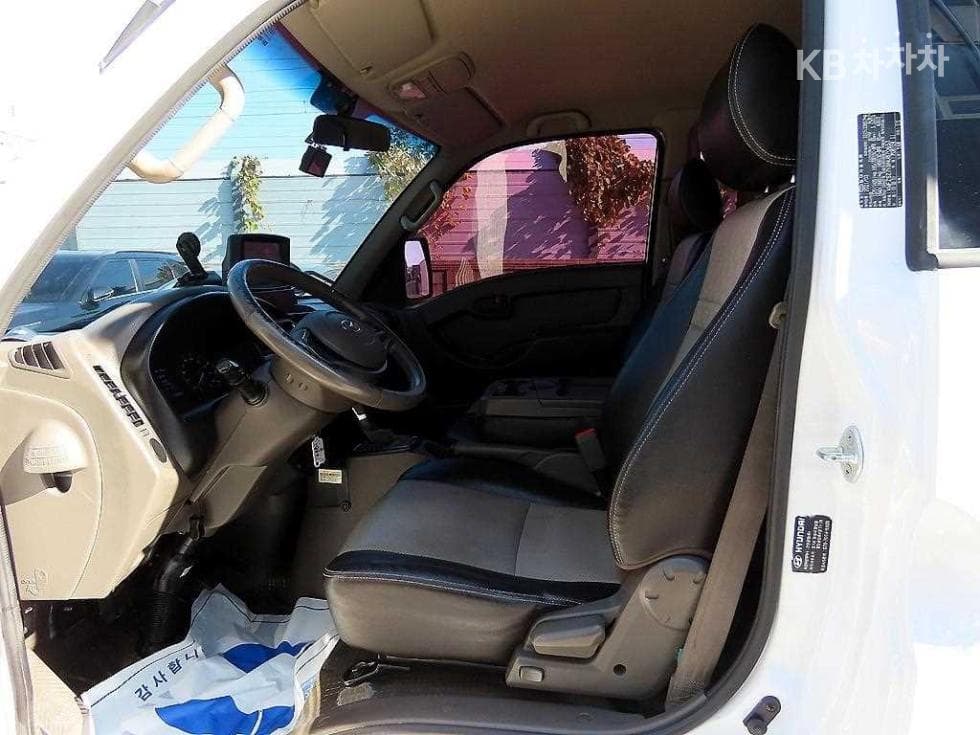 Hyundai Porter 2Extra Long Super Cab 냉동Top (Cargo)차 Style - 7