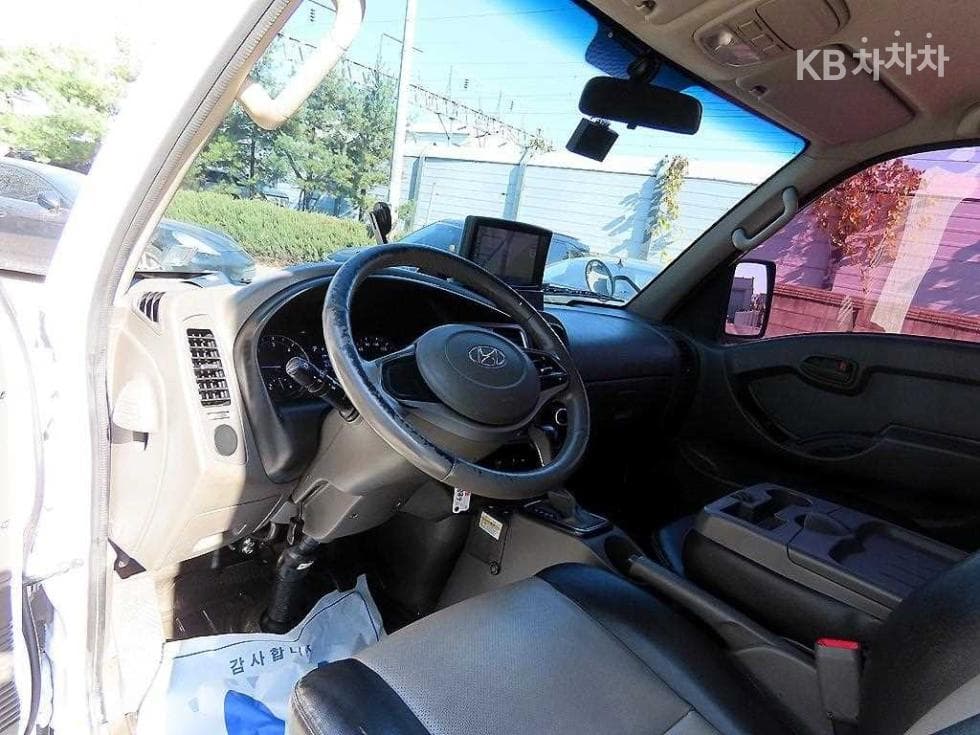 Hyundai Porter 2Extra Long Super Cab 냉동Top (Cargo)차 Style - 8