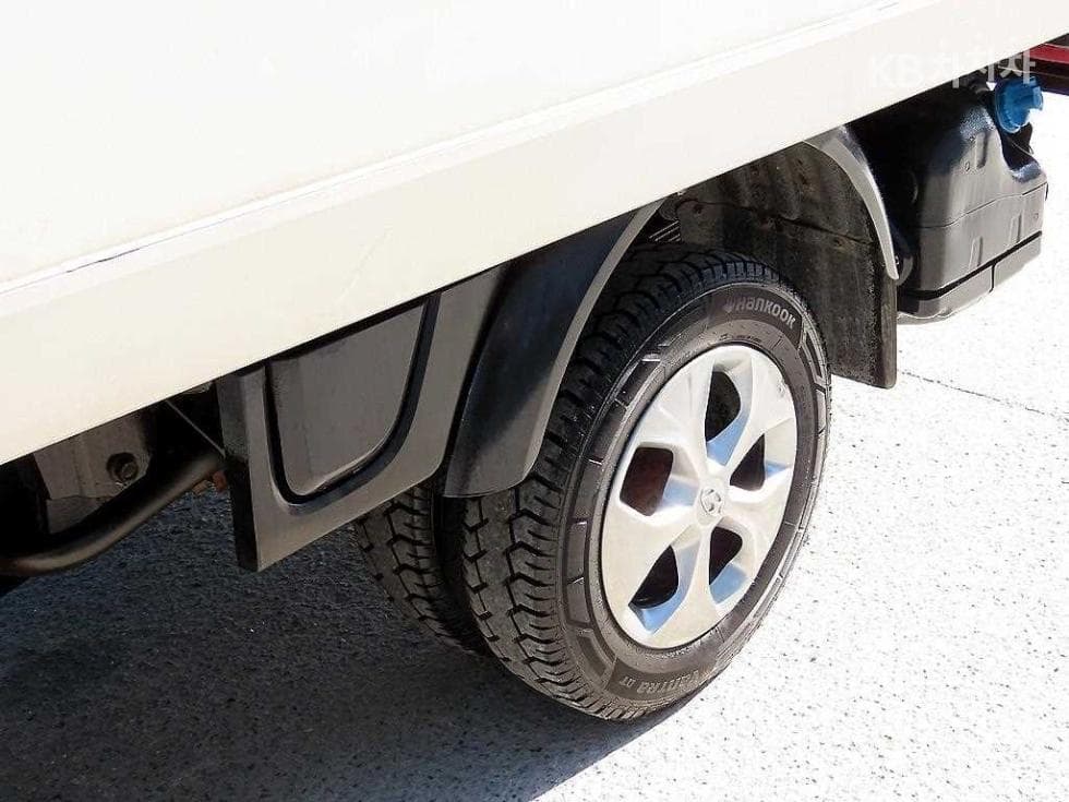 Hyundai Porter 2Extra Long Super Cab 냉동Top (Cargo)차 Style - 19