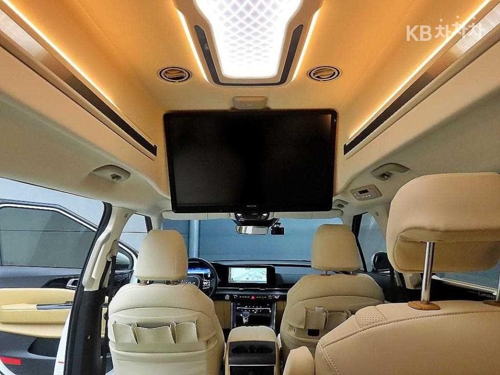 Киа Канивал 4-то поколениеВисок Лимузин (Канивал) G3.5 GDI 9-местен Signature - 16