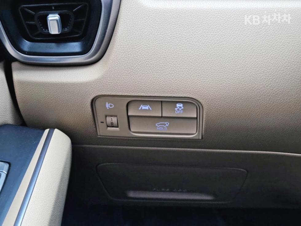 Киа The New (фейслифт) Sorento MQ42.2 Дизел 2WD Престиж - 11