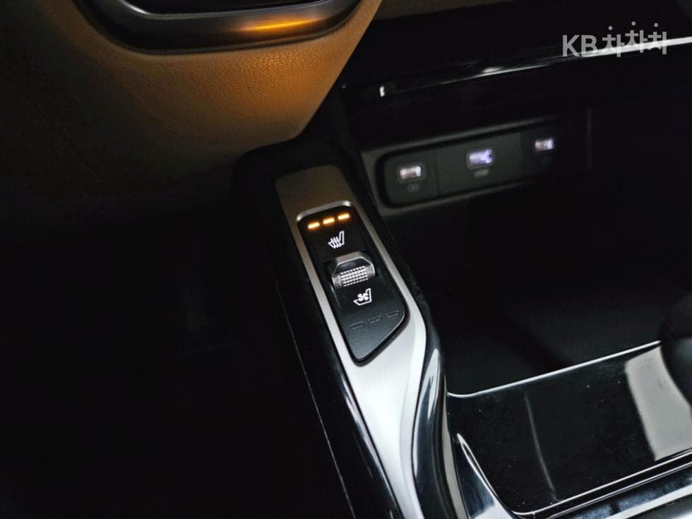 Киа The New (фейслифт) Sorento MQ42.2 Дизел 2WD Престиж - 15