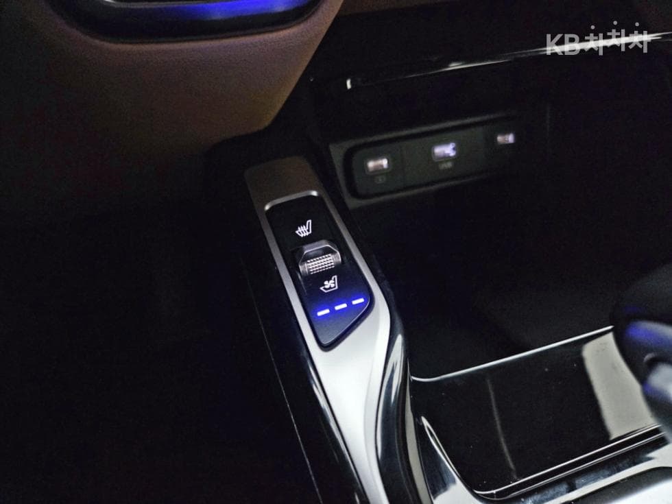 Киа The New (фейслифт) Sorento MQ42.2 Дизел 2WD Престиж - 16