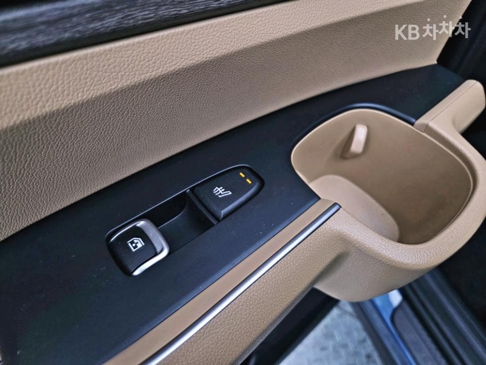 Киа The New (фейслифт) Sorento MQ42.2 Дизел 2WD Престиж - 17