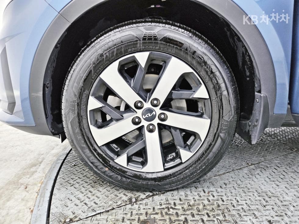 Киа The New (фейслифт) Sorento MQ42.2 Дизел 2WD Престиж - 22