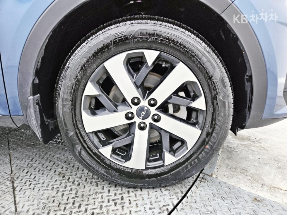 Киа The New (фейслифт) Sorento MQ42.2 Дизел 2WD Престиж - 23