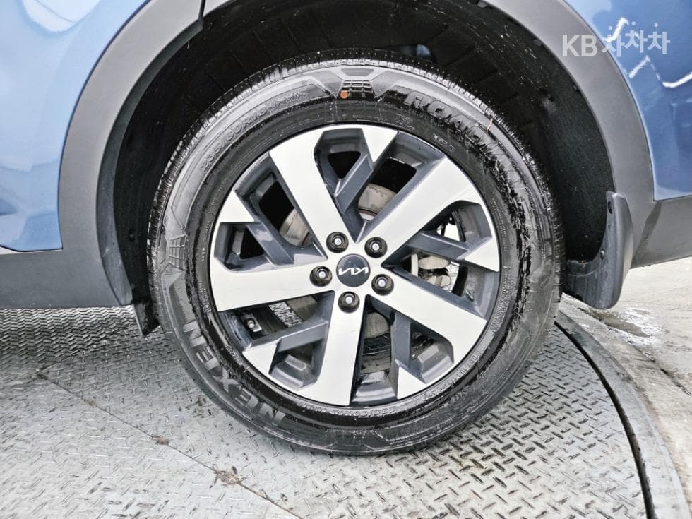 Киа The New (фейслифт) Sorento MQ42.2 Дизел 2WD Престиж - 24
