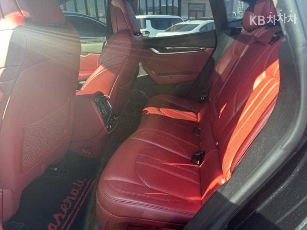 마세라티 르반떼3.0 S AWD 스포츠 - 8