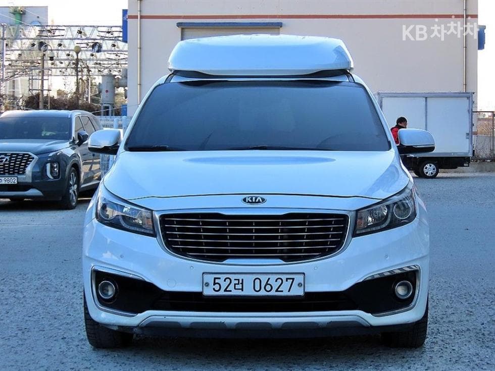 Киа All New Канивал9-местен 2.2 Дизел Висок Лимузин (Канивал) Престиж