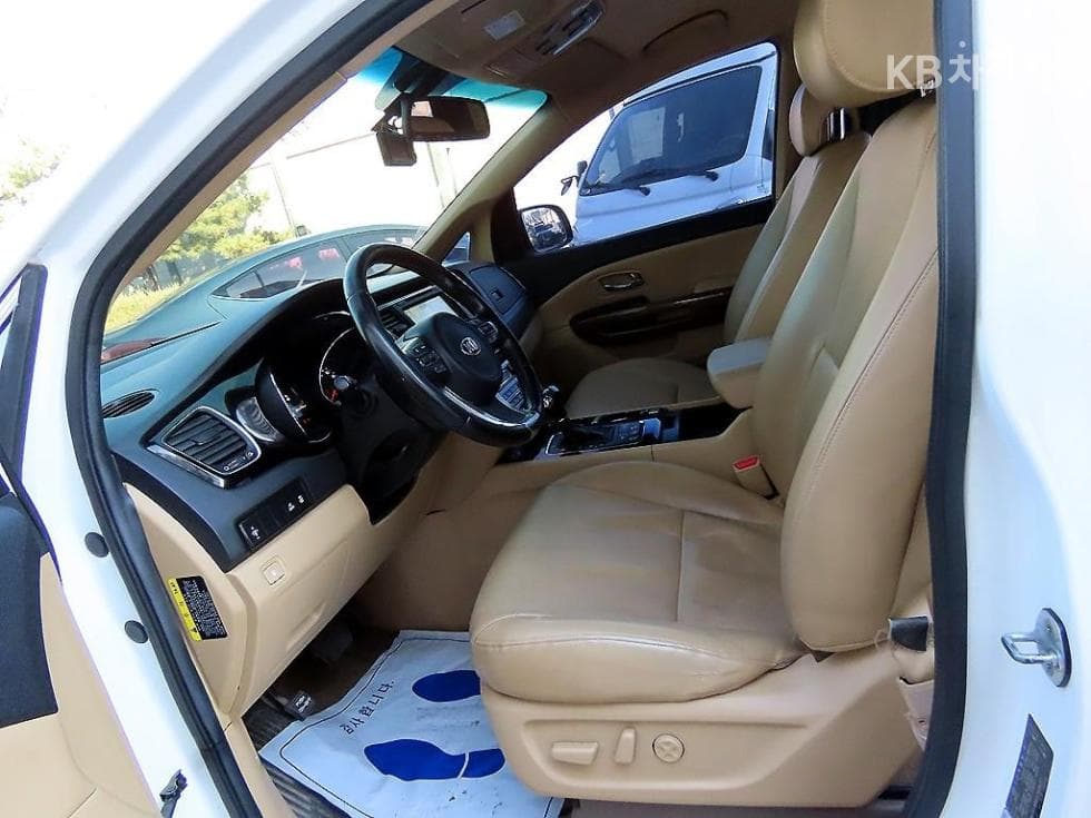 Киа All New Канивал9-местен 2.2 Дизел Висок Лимузин (Канивал) Престиж - 5