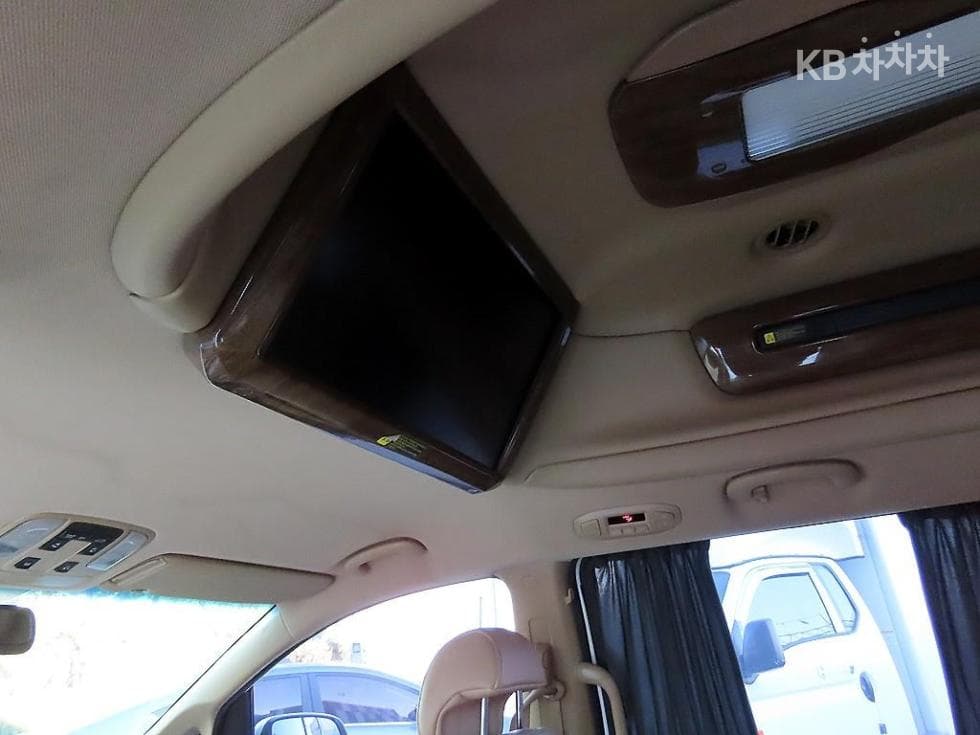 Киа All New Канивал9-местен 2.2 Дизел Висок Лимузин (Канивал) Престиж - 14