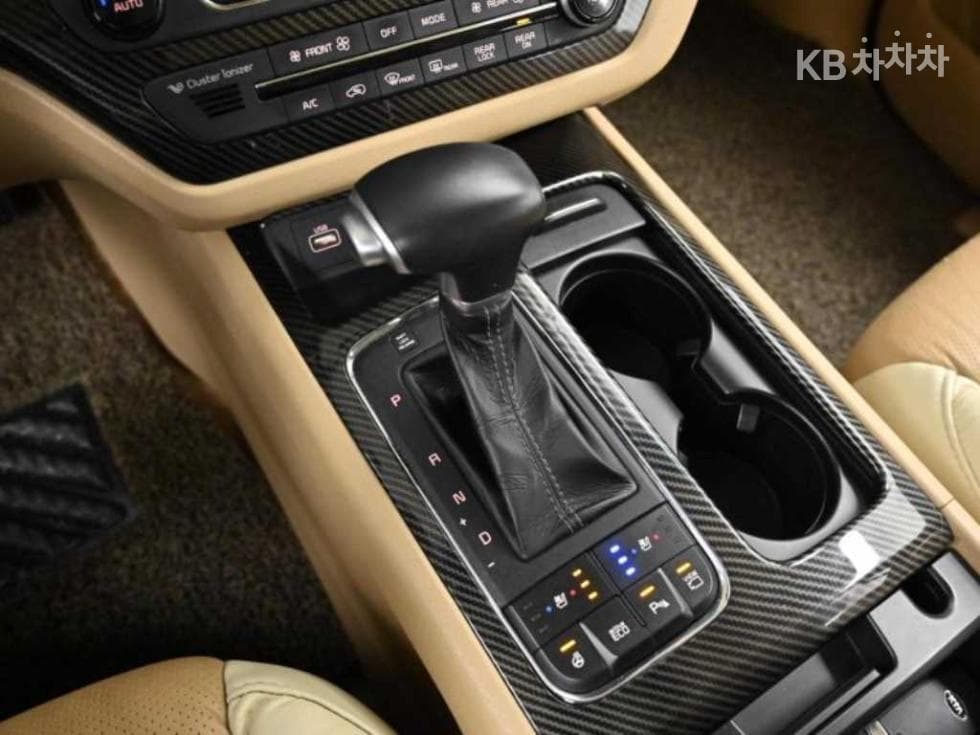 Киа All New Канивал9-местен 3.3 Бензин Noblesse - 9