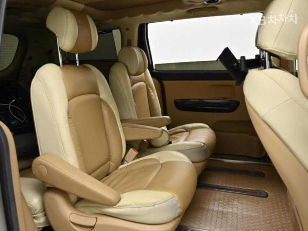 Киа All New Канивал9-местен 3.3 Бензин Noblesse - 12