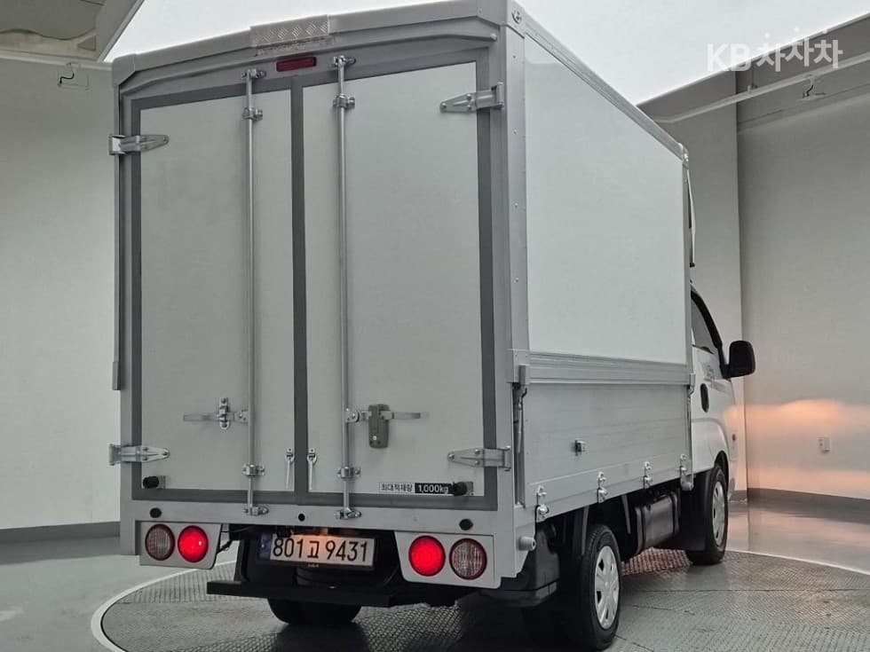 Киа The New (фейслифт) Бонго 3 (лек)Wing Body 1 тон 전동모터식 Королевска кабина Удължено междуосие LБазов - 4