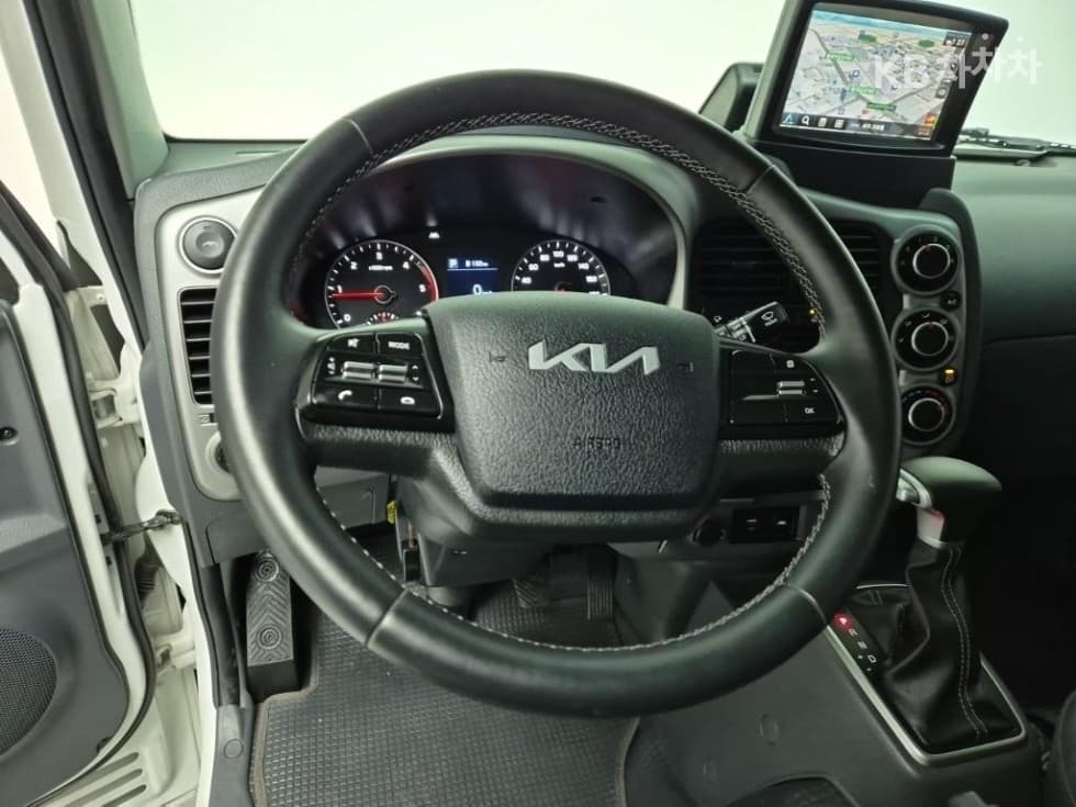 Киа The New (фейслифт) Бонго 3 (лек)Wing Body 1 тон 전동모터식 Королевска кабина Удължено междуосие LБазов - 7