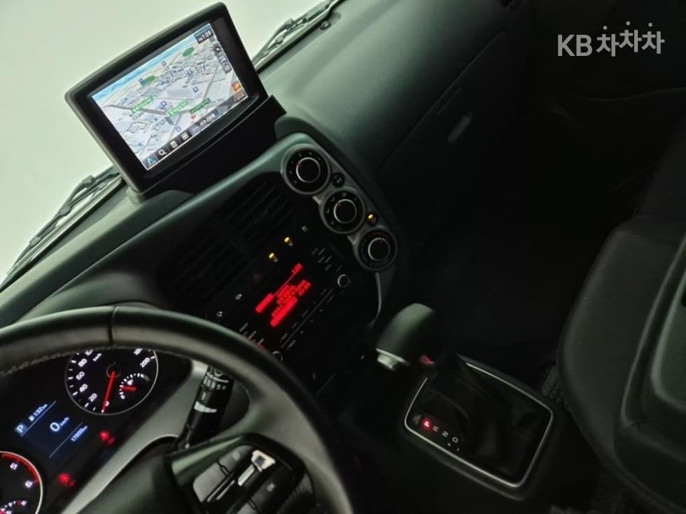 Киа The New (фейслифт) Бонго 3 (лек)Wing Body 1 тон 전동모터식 Королевска кабина Удължено междуосие LБазов - 9