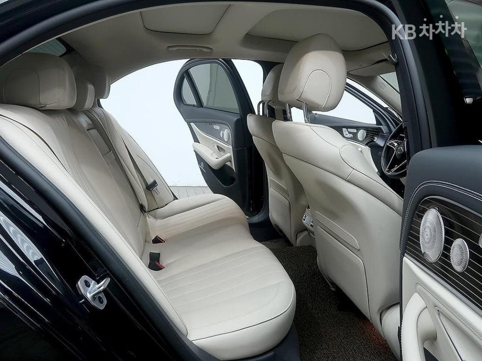 Mercedes-Benz E-Клас (W213)E450 4MATIC EXCLUSIVE - 12