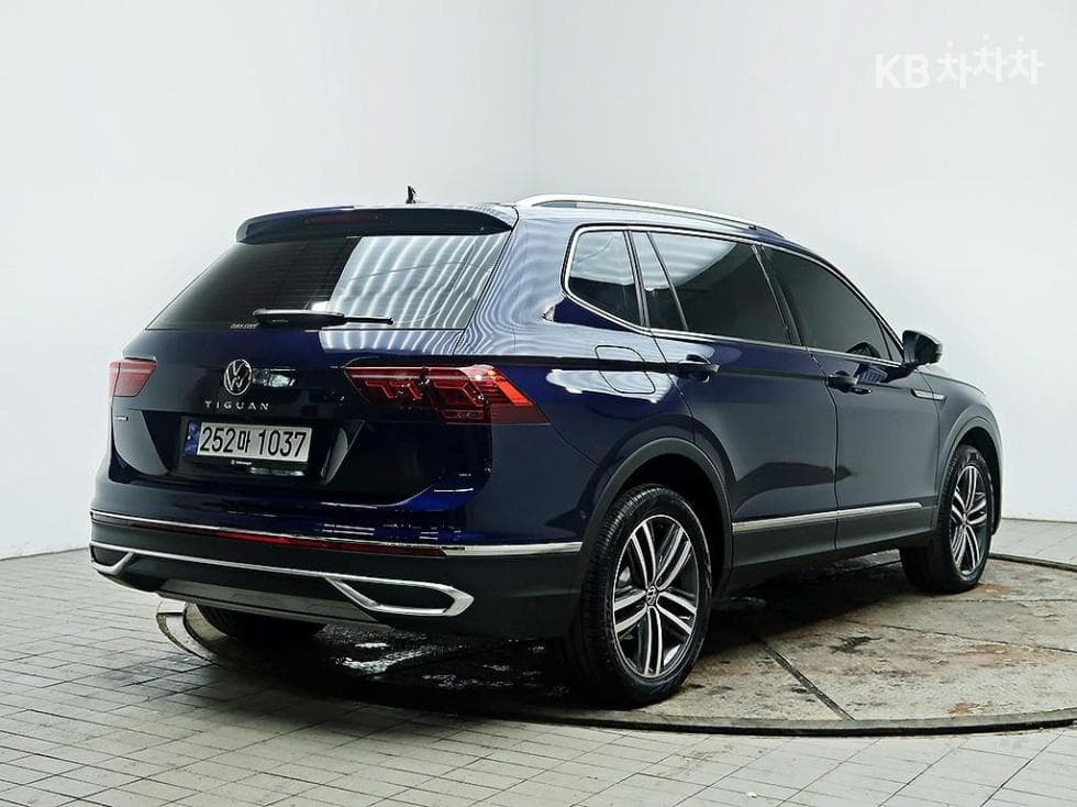 Volkswagen Tiguan Allspace2.0 Турбонагнетен Стратифициран Инжекция (ВВ) Prestige - 4