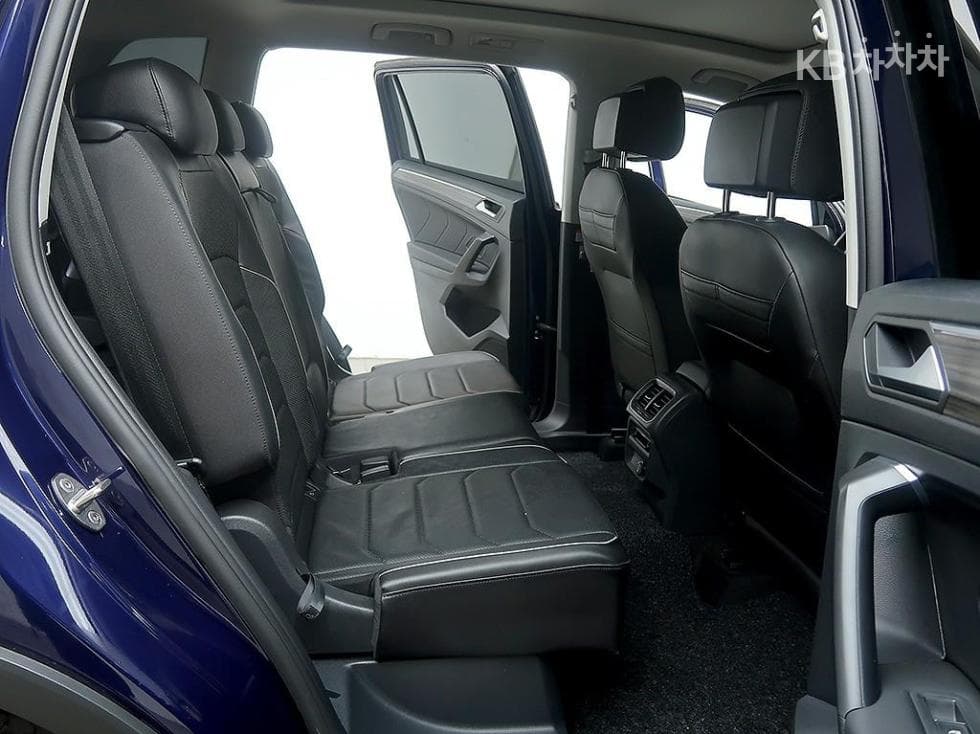 Volkswagen Tiguan Allspace2.0 Турбонагнетен Стратифициран Инжекция (ВВ) Prestige - 12