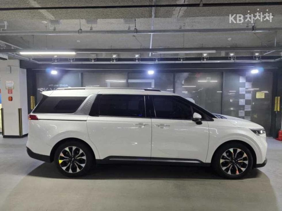 Kia Carnival 4th generationD2.2 7-seater (Limousine) Signature - 3