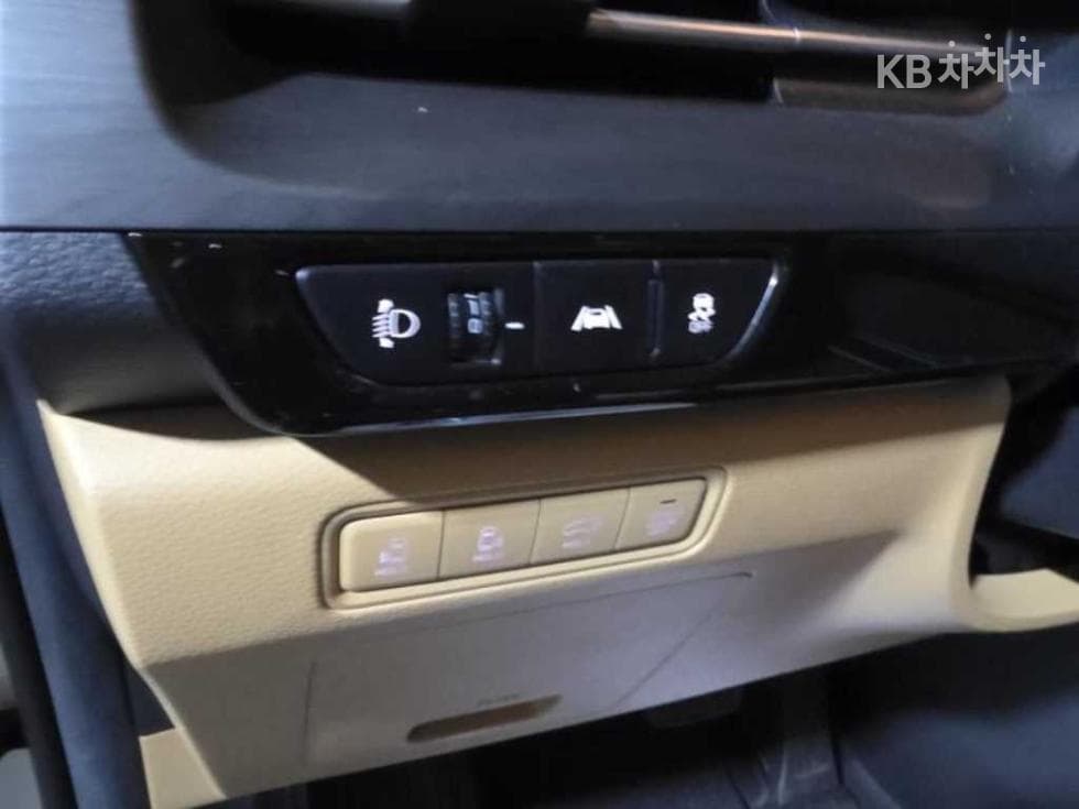 Kia Carnival 4th generationD2.2 7-seater (Limousine) Signature - 16