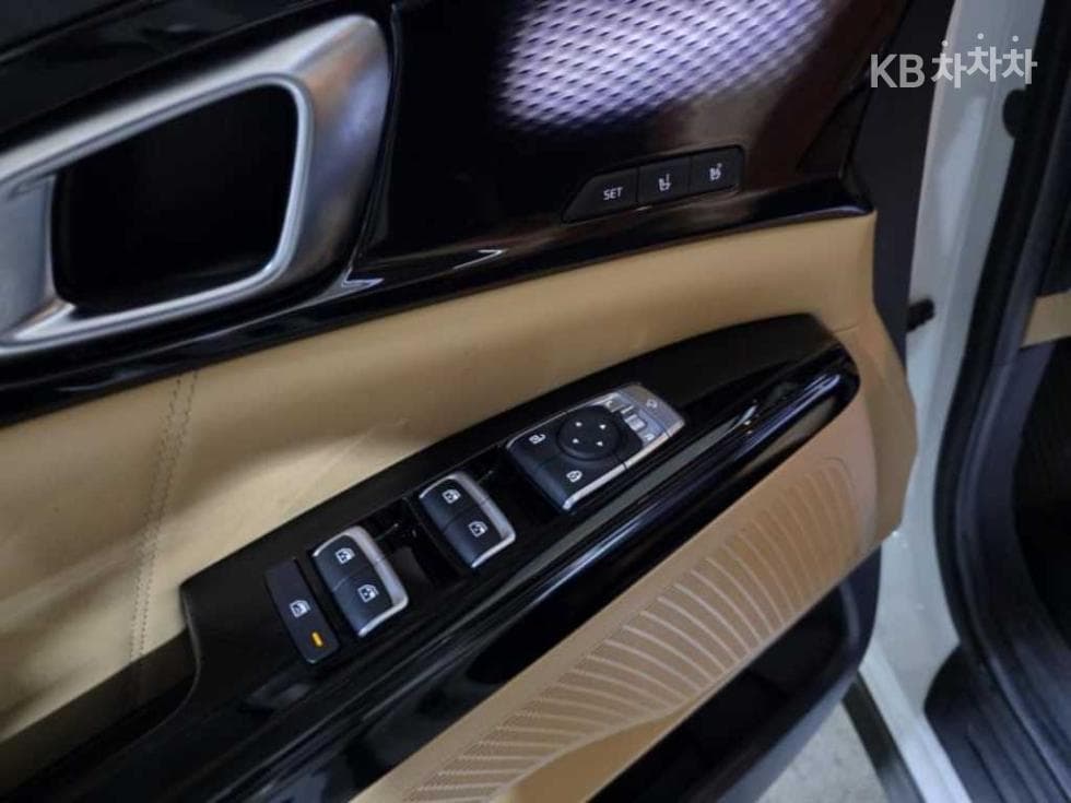 Kia Carnival 4th generationD2.2 7-seater (Limousine) Signature - 18