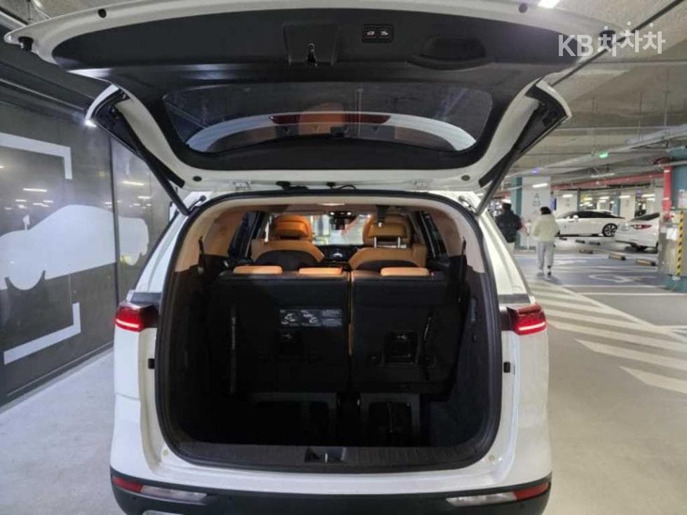 Kia Carnival 4th generationD2.2 7-seater (Limousine) Signature - 20