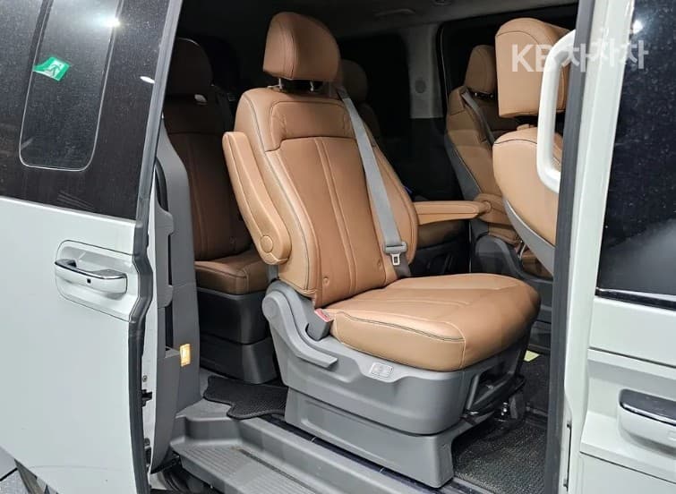 Хюндай Staria Lounge2.2 Lounge 9 AWD Inspiration - 12