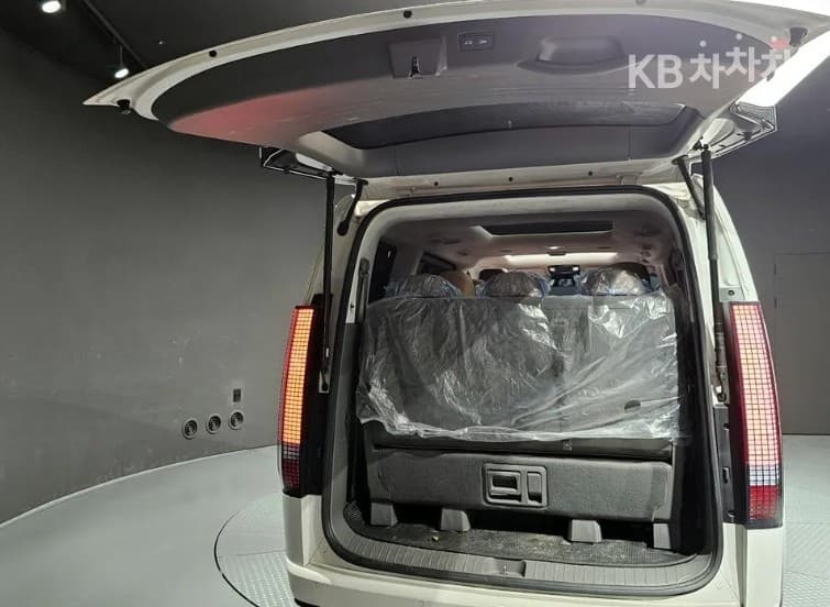 Хюндай Staria Lounge2.2 Lounge 9 AWD Inspiration - 20