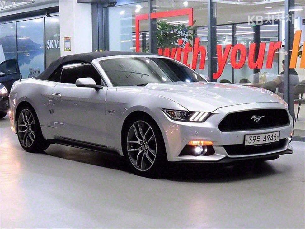 Ford 머스탱 GT Convertible - Image 1