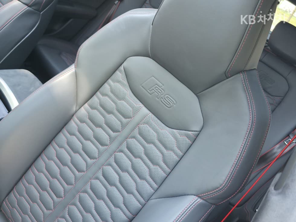 Audi RS Q84.0 Standard - 25
