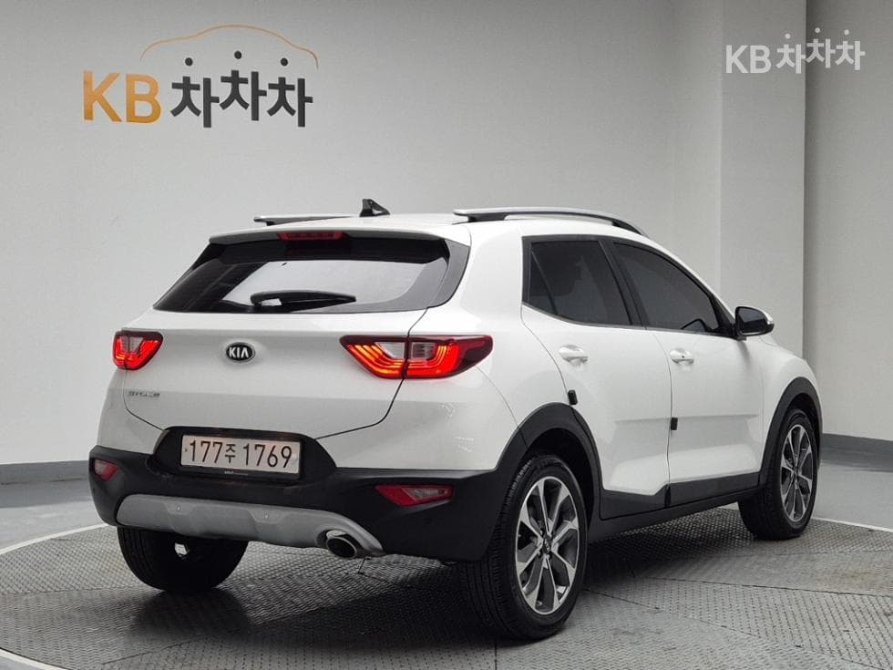 Киа StonicБензин 1.4 MPI Престиж - 3