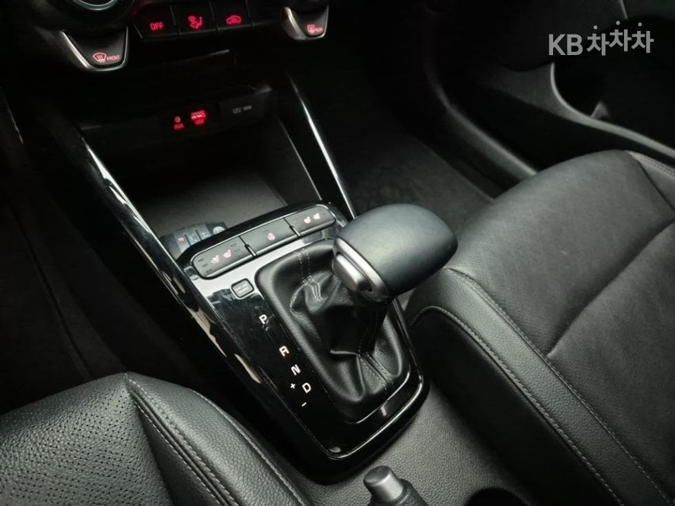 Киа StonicБензин 1.4 MPI Престиж - 8