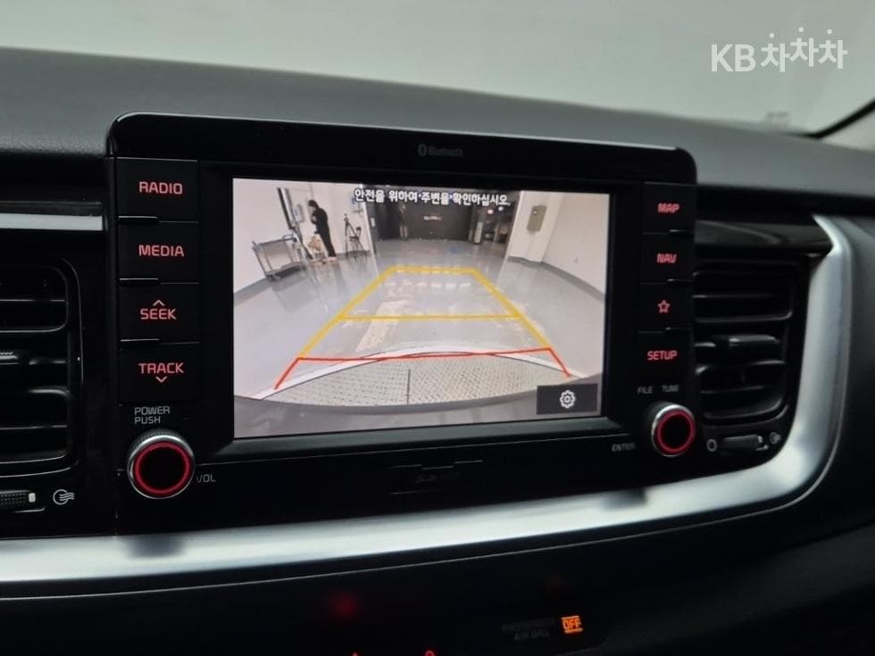 Киа StonicБензин 1.4 MPI Престиж - 14