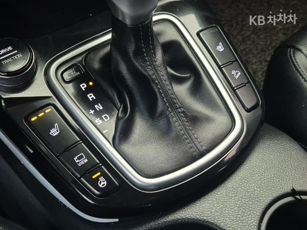 Kia Seltos1.6 Gasoline Turbo 2WD Trendy - 17